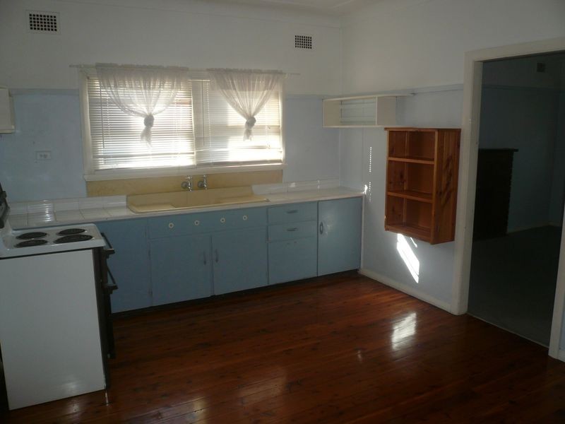 19 Henry Kendall Street, West Gosford NSW 2250