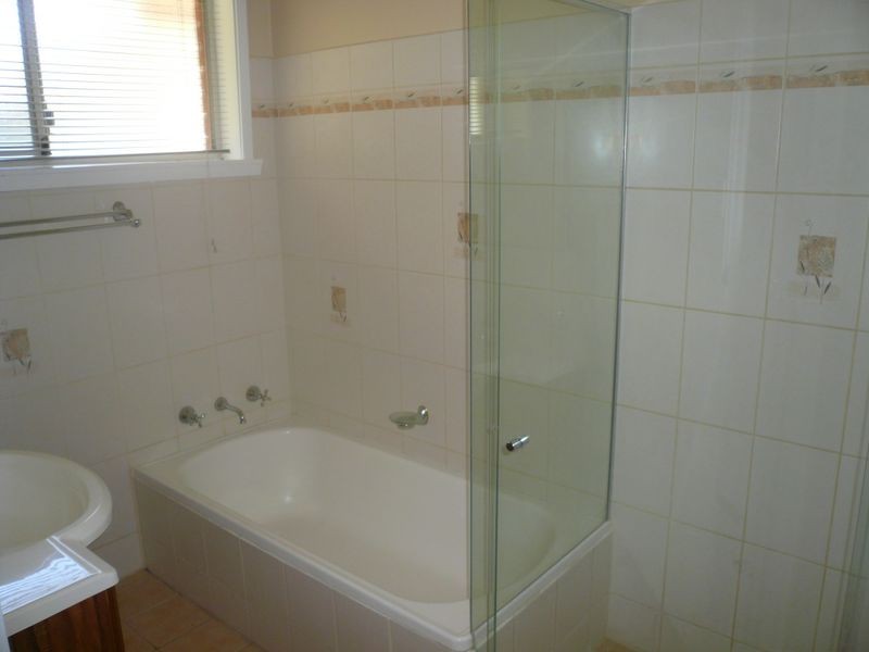 4 SHORE BRACE, Tascott NSW 2250