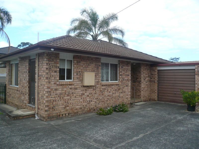 2/22 HENRY KENDALL STREET, West Gosford NSW 2250