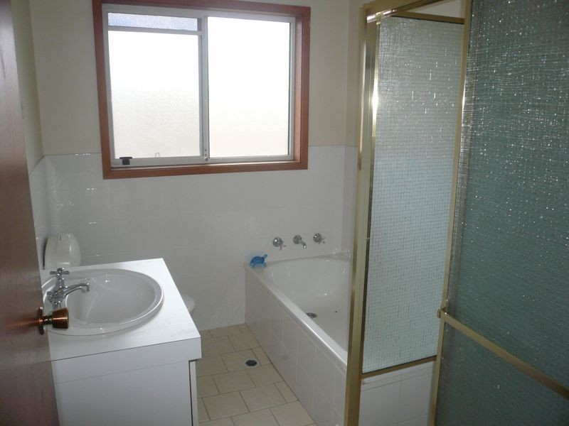 2/22 HENRY KENDALL STREET, West Gosford NSW 2250