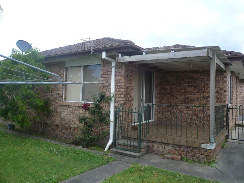 2/22 HENRY KENDALL STREET, West Gosford NSW 2250