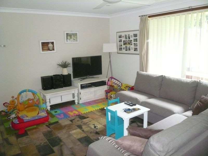 4 SAGE PLACE, Point Clare NSW 2250