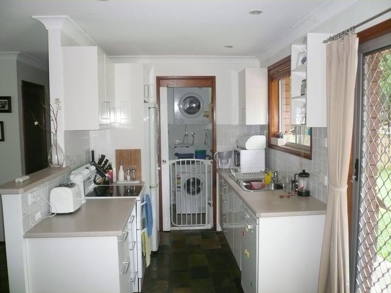 4 SAGE PLACE, Point Clare NSW 2250