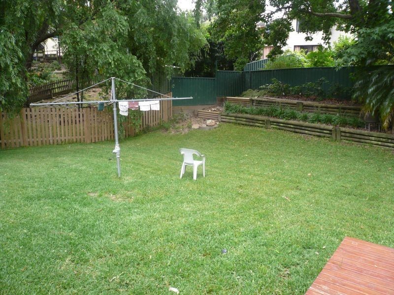 4 SAGE PLACE, Point Clare NSW 2250