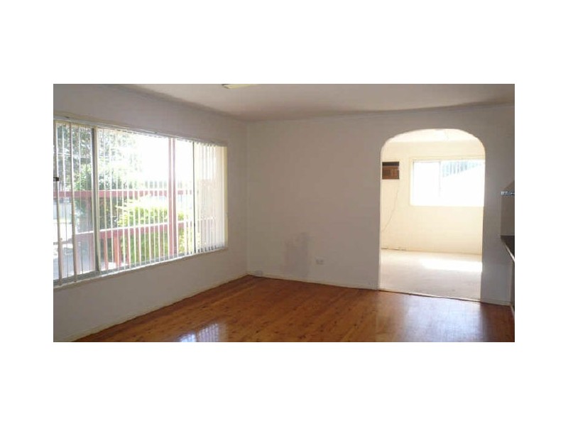 2 Koolinda Ave, Point Clare NSW 2250