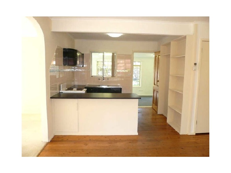 2 Koolinda Ave, Point Clare NSW 2250