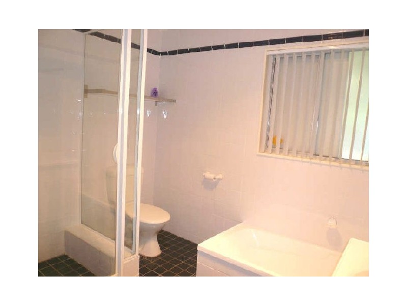 2 Koolinda Ave, Point Clare NSW 2250