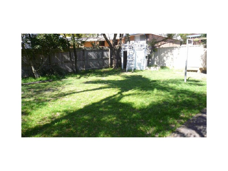 2 Koolinda Ave, Point Clare NSW 2250