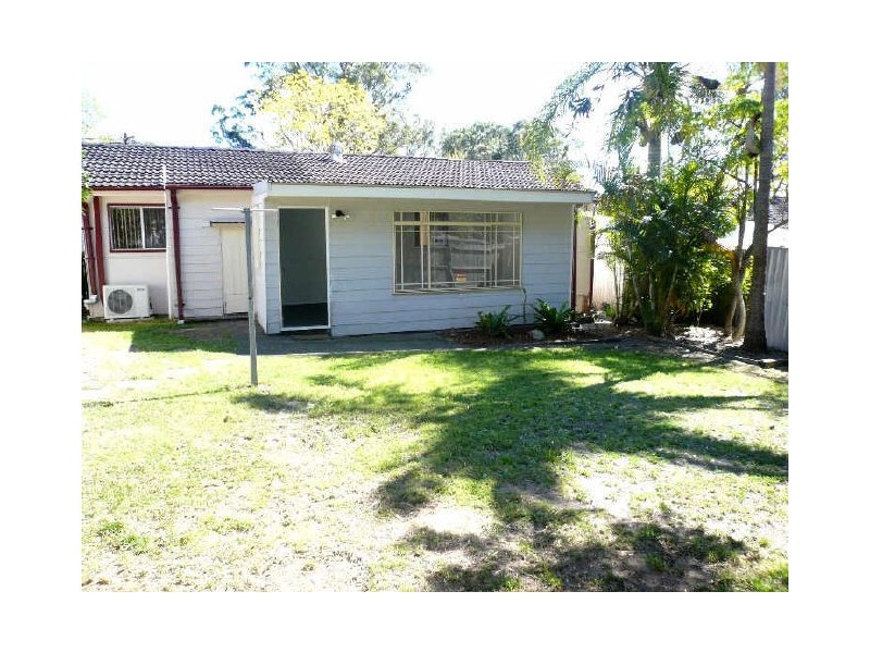 2 Koolinda Ave, Point Clare NSW 2250