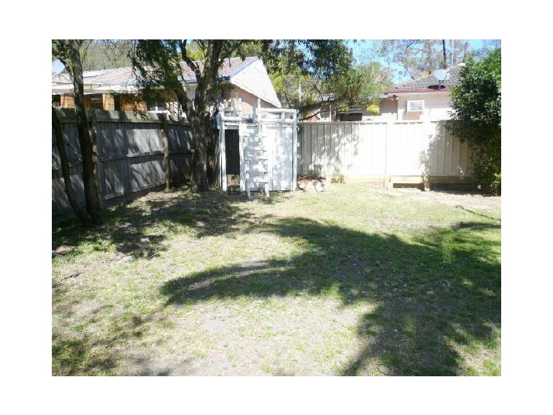 2 Koolinda Ave, Point Clare NSW 2250