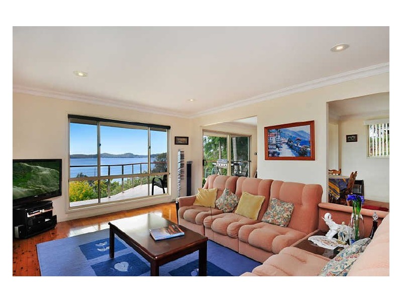 3 Sandstone Crescent, Tascott NSW 2250