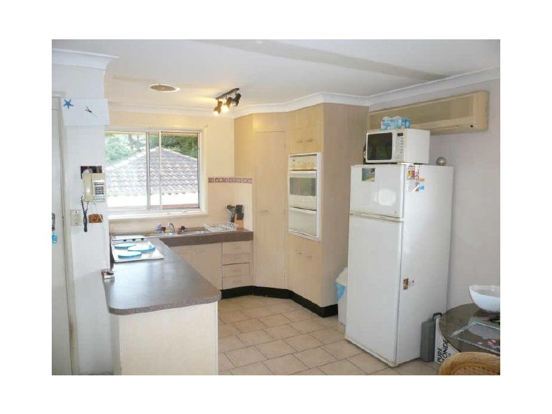 31 Golden Avenue, Point Clare NSW 2250