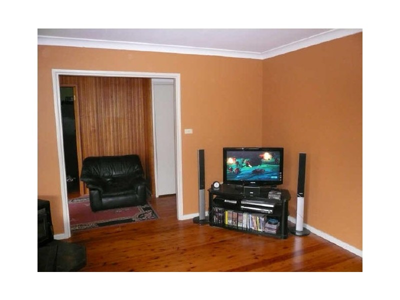 31 Golden Avenue, Point Clare NSW 2250