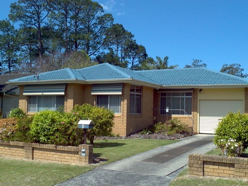 8 SUNSHINE DRIVE, Point Clare NSW 2250