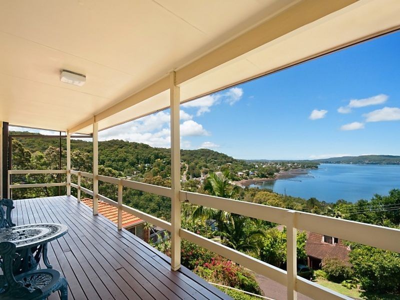 12 SANDSTONE CRESCENT, Tascott NSW 2250