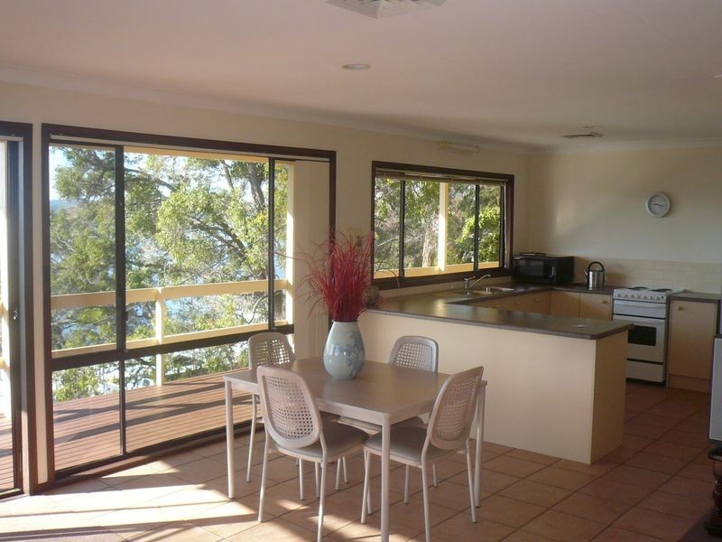 12 SANDSTONE CRESCENT, Tascott NSW 2250