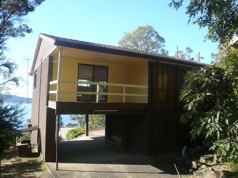 12 SANDSTONE CRESCENT, Tascott NSW 2250