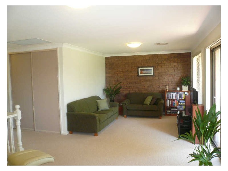 4/17 Kurrawa Avenue, Point Clare NSW 2250