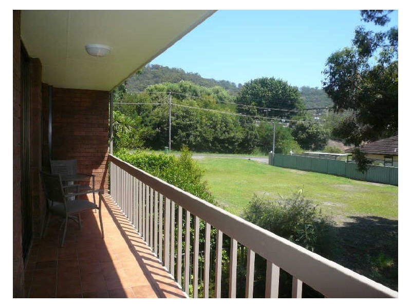4/17 Kurrawa Avenue, Point Clare NSW 2250