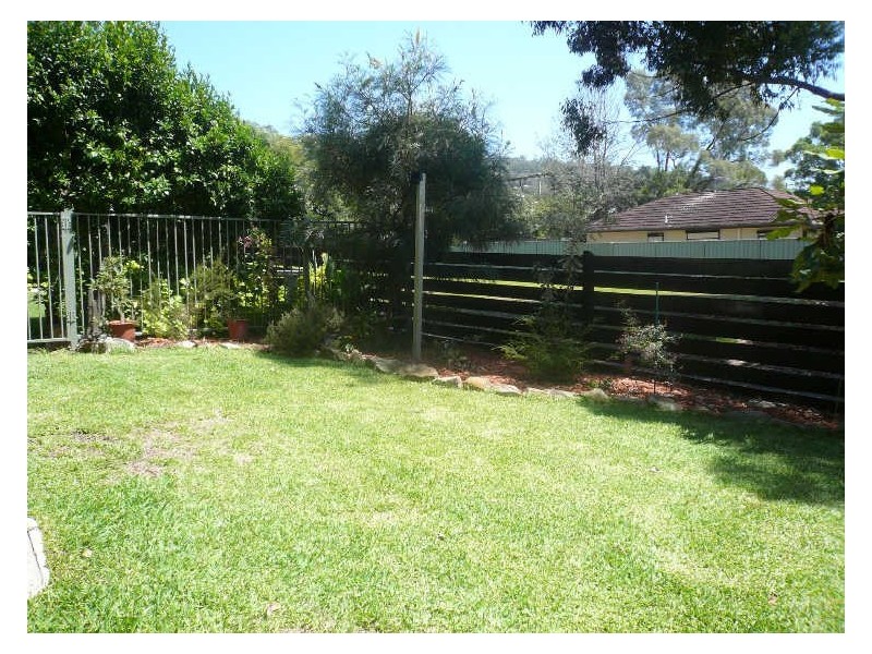 4/17 Kurrawa Avenue, Point Clare NSW 2250