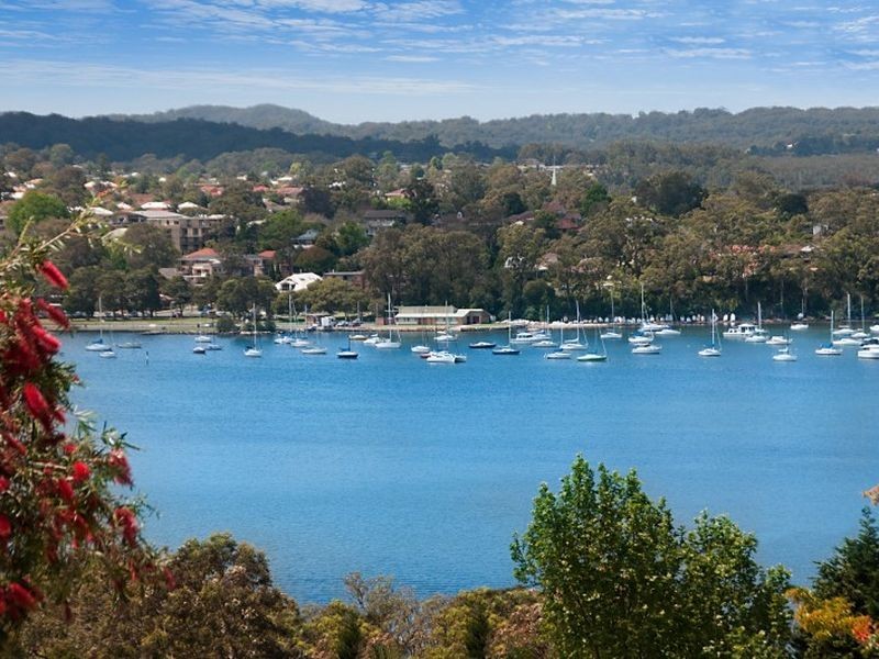 12 PENANG STREET, Point Clare NSW 2250