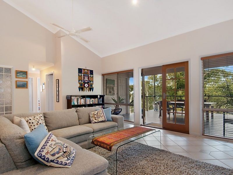 12 PENANG STREET, Point Clare NSW 2250