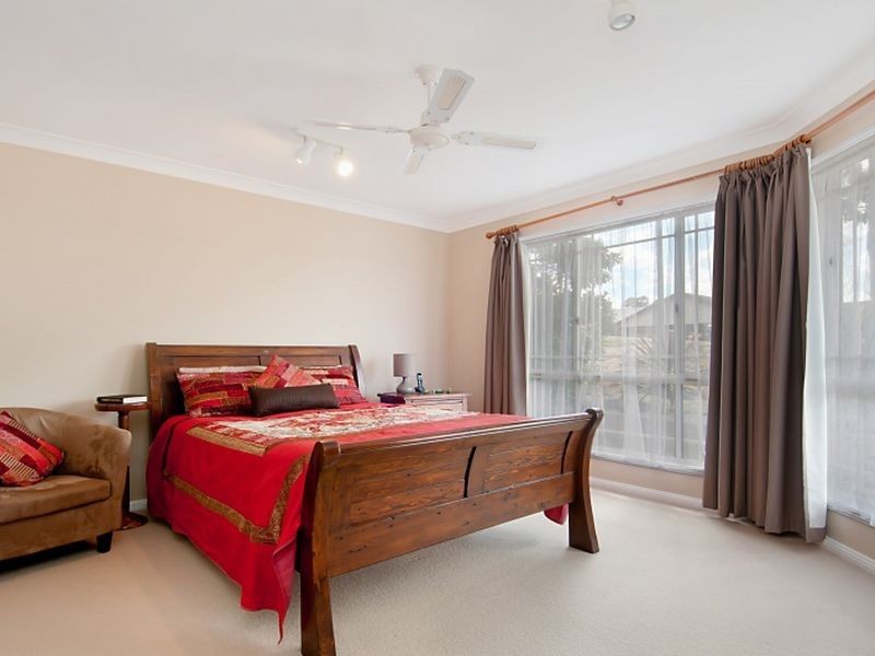 12 PENANG STREET, Point Clare NSW 2250