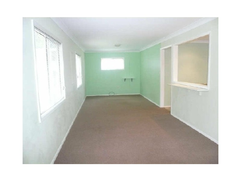 30 Halcyon Street, Wyoming NSW 2250