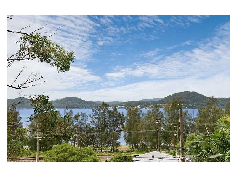 6 Thomas Street, Tascott NSW 2250