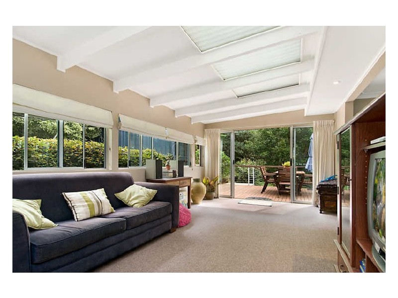 6 Thomas Street, Tascott NSW 2250