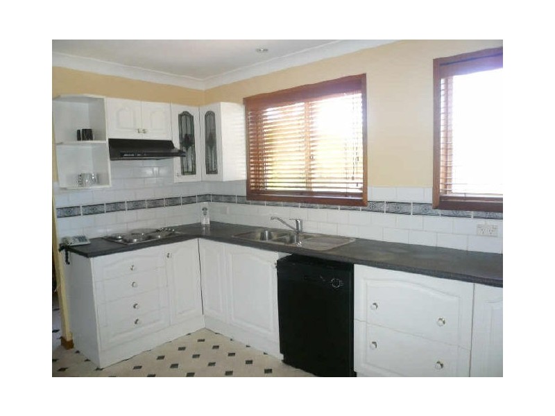 19 Collard Road, Point Clare NSW 2250