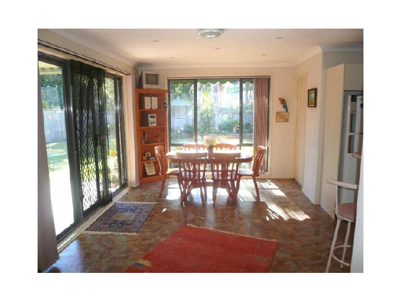56 Singleton Road, Point Clare NSW 2250