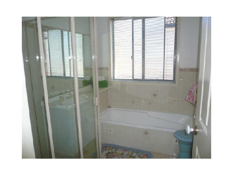 56 Singleton Road, Point Clare NSW 2250
