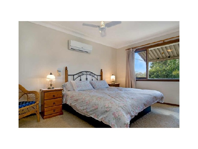 9 Bayline Drive, Point Clare NSW 2250