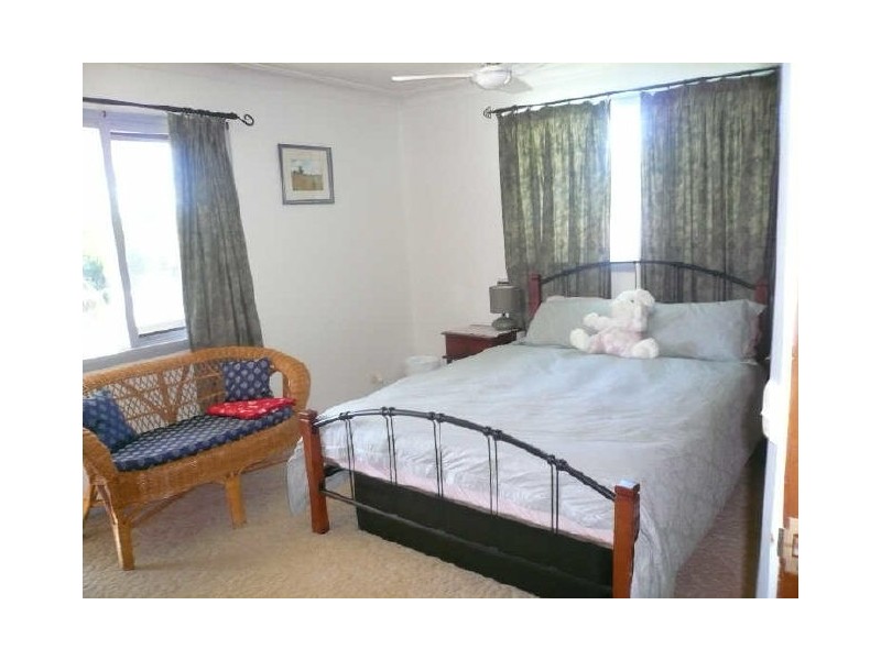 9 Bayline Drive, Point Clare NSW 2250