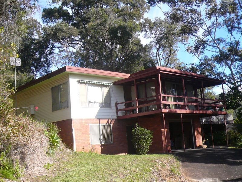 8 SANDSTONE CRESCENT, Tascott NSW 2250