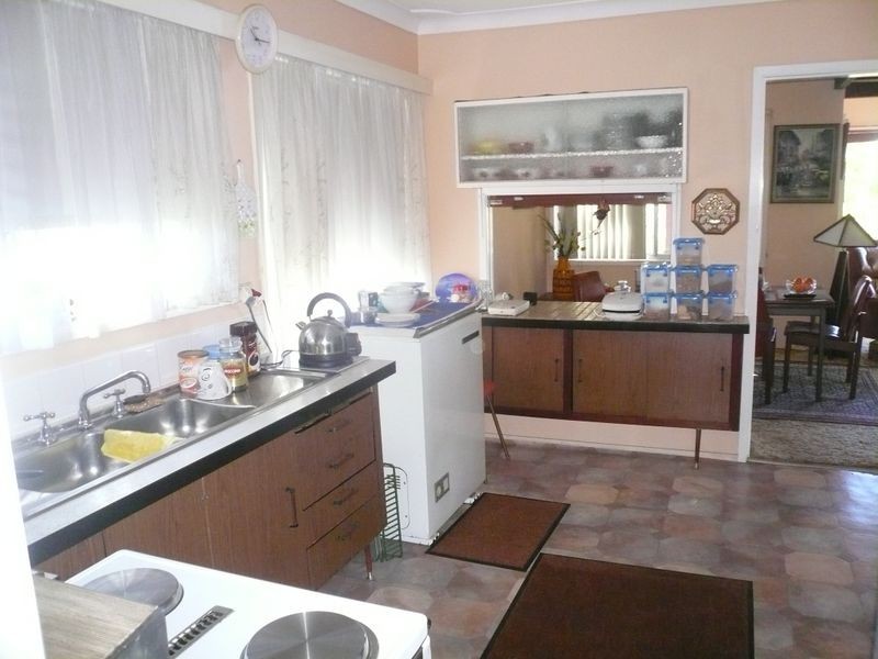 8 SANDSTONE CRESCENT, Tascott NSW 2250