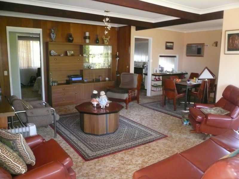 8 SANDSTONE CRESCENT, Tascott NSW 2250