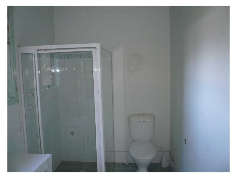 1 Matthews Parade, Point Clare NSW 2250