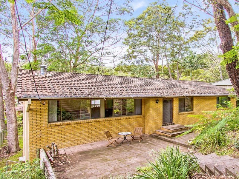 9 Coral Tree Place, Point Clare NSW 2250