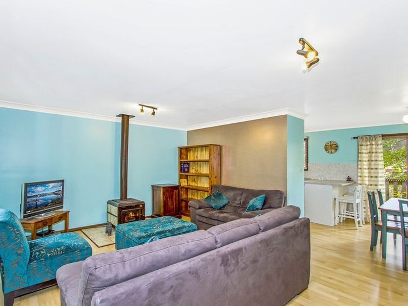 9 Coral Tree Place, Point Clare NSW 2250