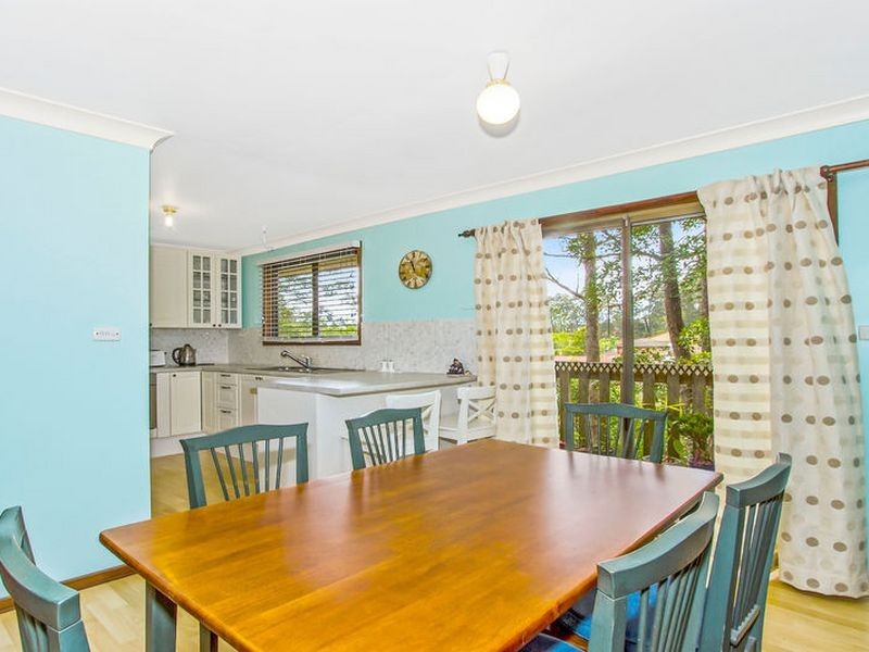 9 Coral Tree Place, Point Clare NSW 2250