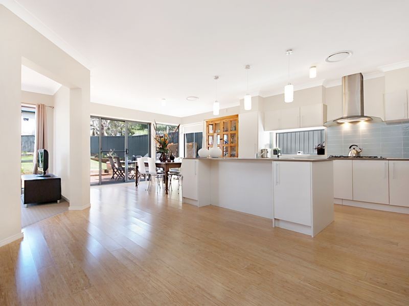 12 Talinga Avenue, Point Clare NSW 2250