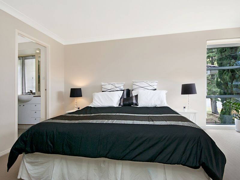 12 Talinga Avenue, Point Clare NSW 2250