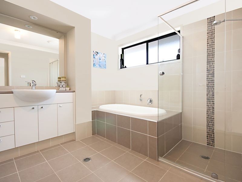 12 Talinga Avenue, Point Clare NSW 2250