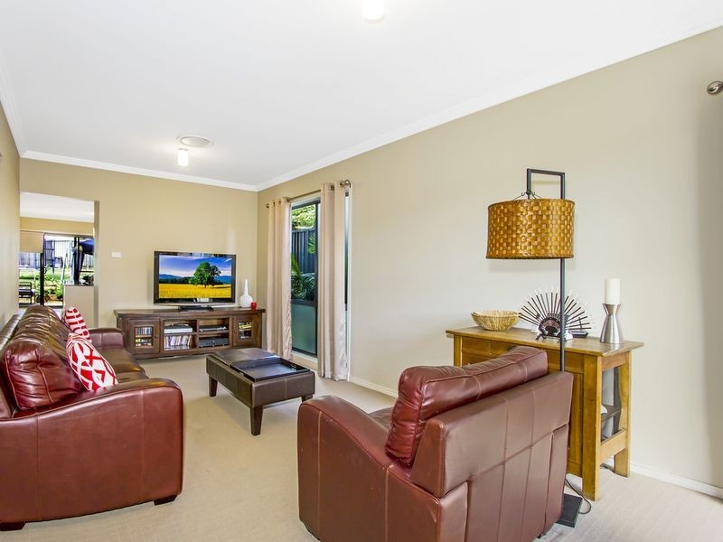 12 Talinga Avenue, Point Clare NSW 2250