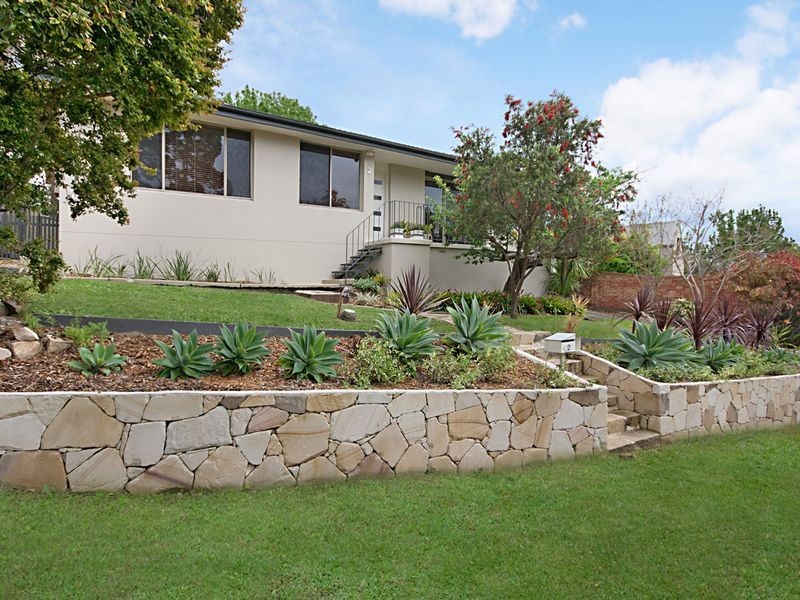 2 Northwind Avenue, Point Clare NSW 2250