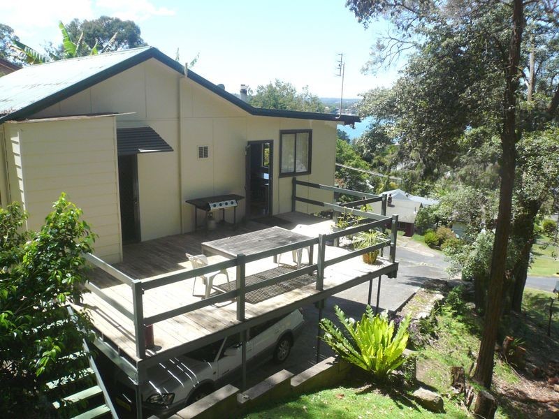 29 Hughes Street, Point Clare NSW 2250