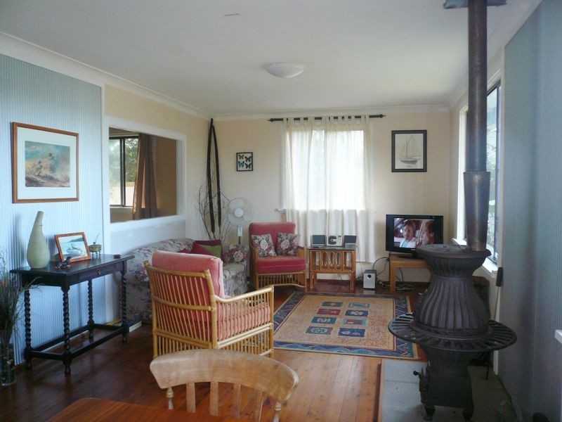 29 Hughes Street, Point Clare NSW 2250