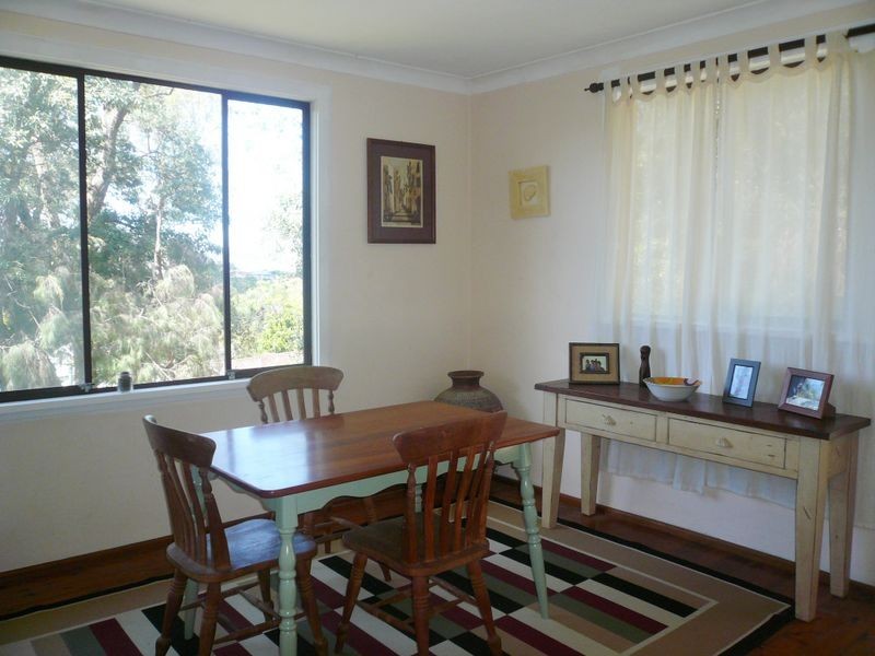 29 Hughes Street, Point Clare NSW 2250